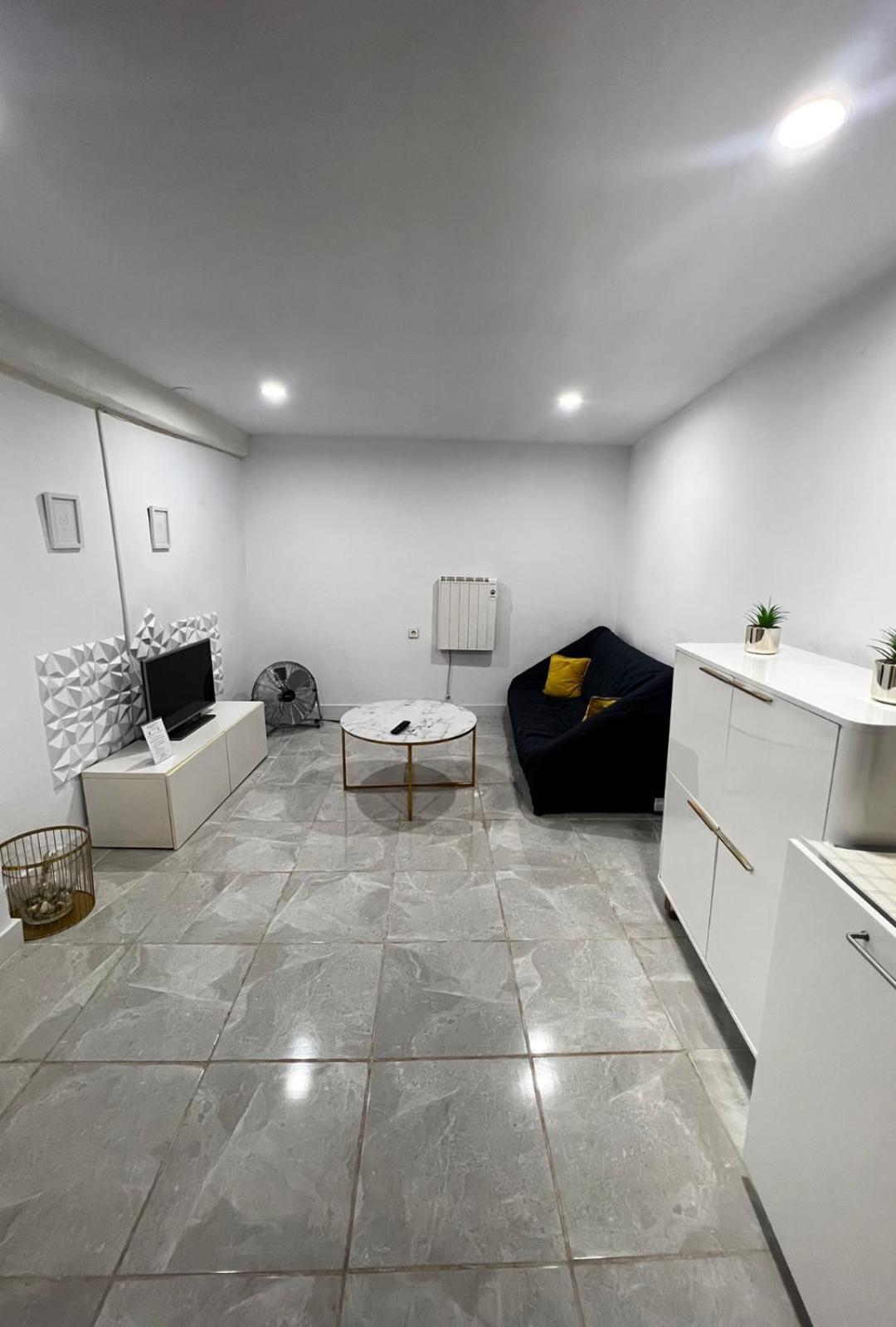Апартаменты Apartamento Centrico Economico En Berga P1 Экстерьер фото
